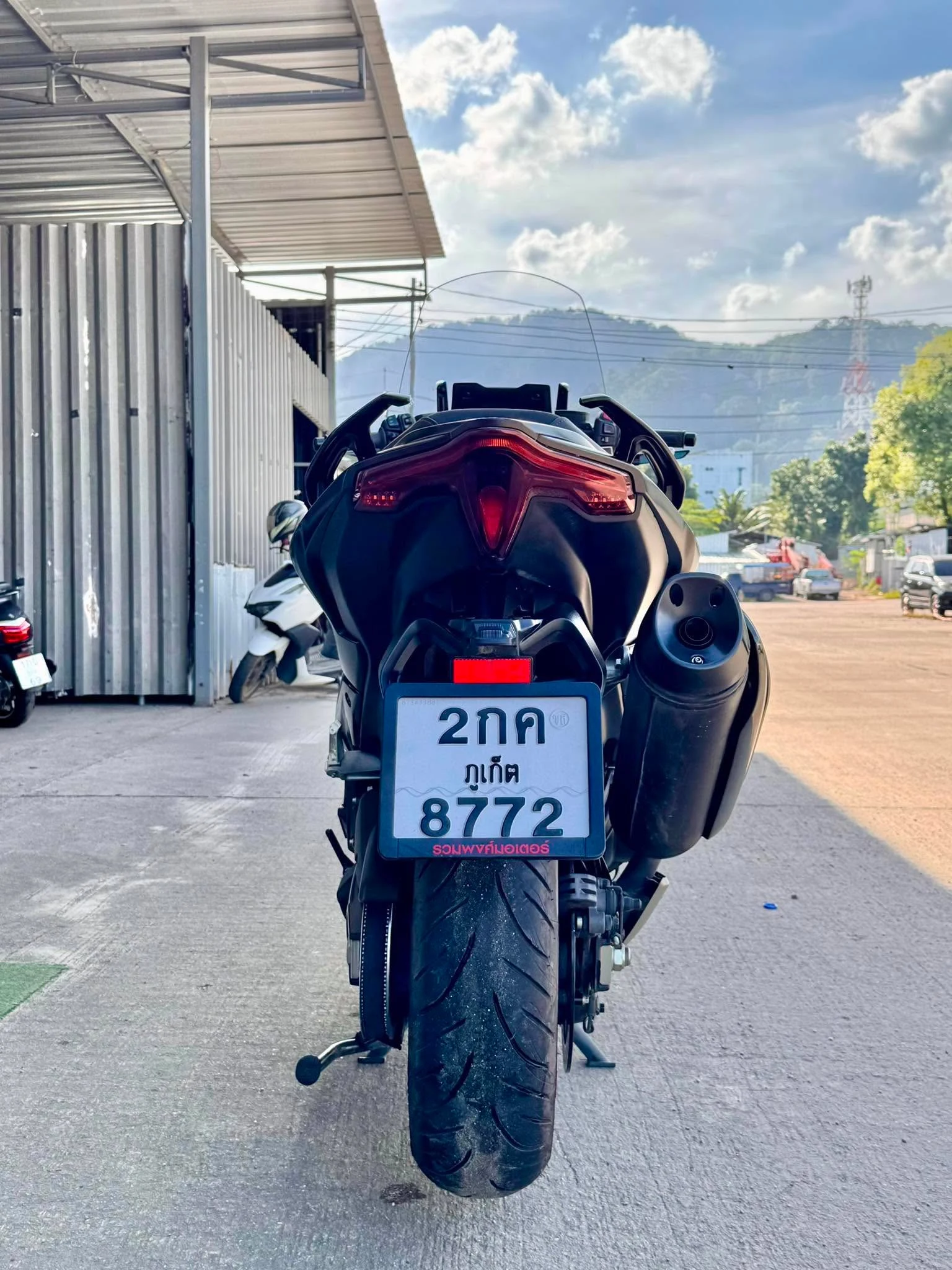 Yamaha TMAX 560 Tech max 2024 thumbnail 4