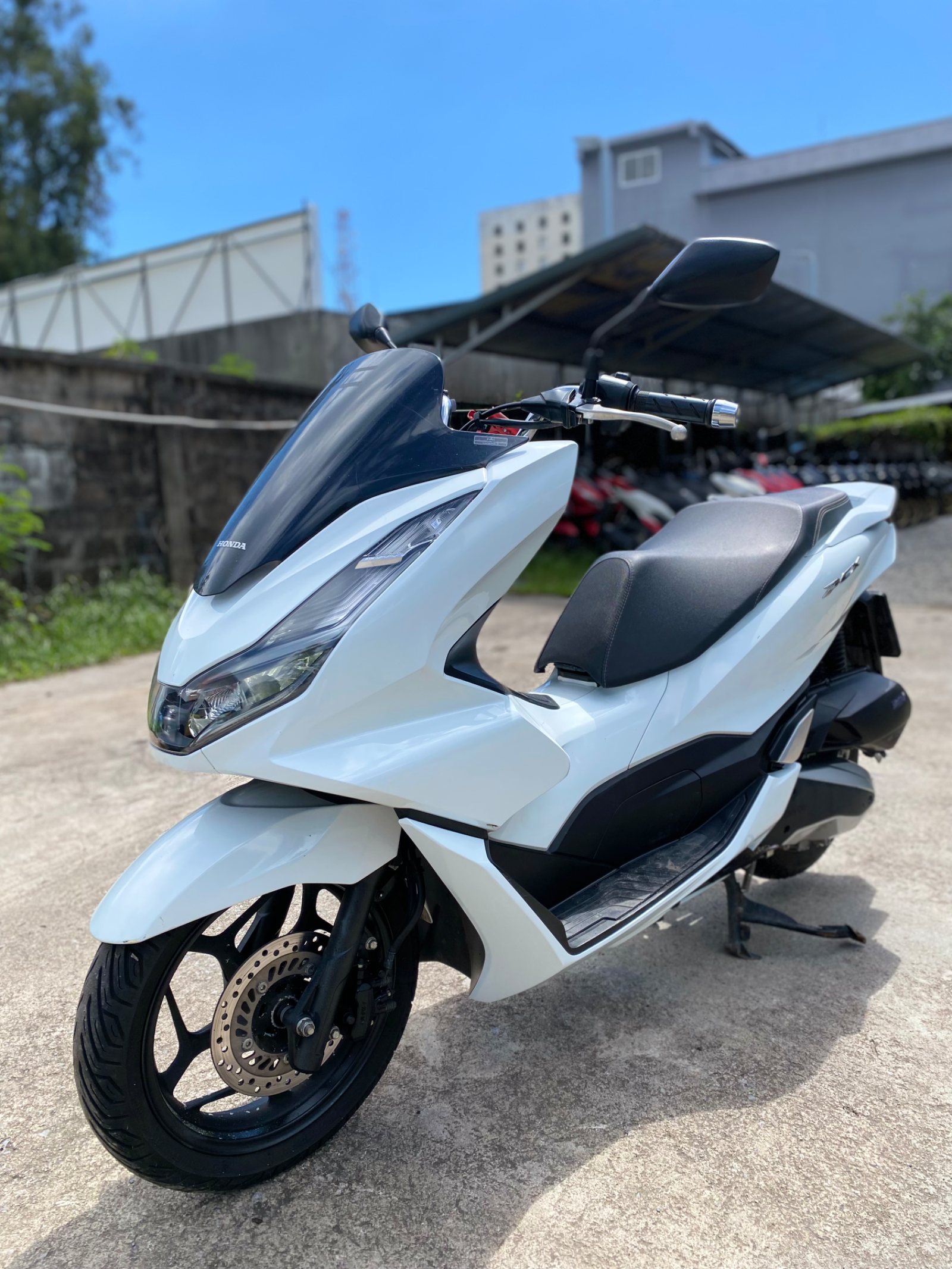 Honda PCX 160 ABS Year 2023 thumbnail 1