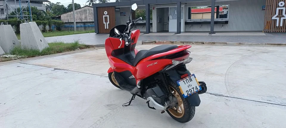 Honda PCX 150 thumbnail 2