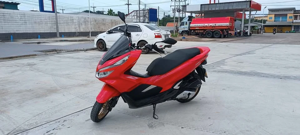 Honda PCX 150 thumbnail 3