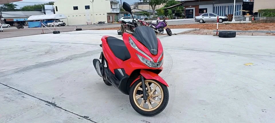 Honda PCX 150 thumbnail 5