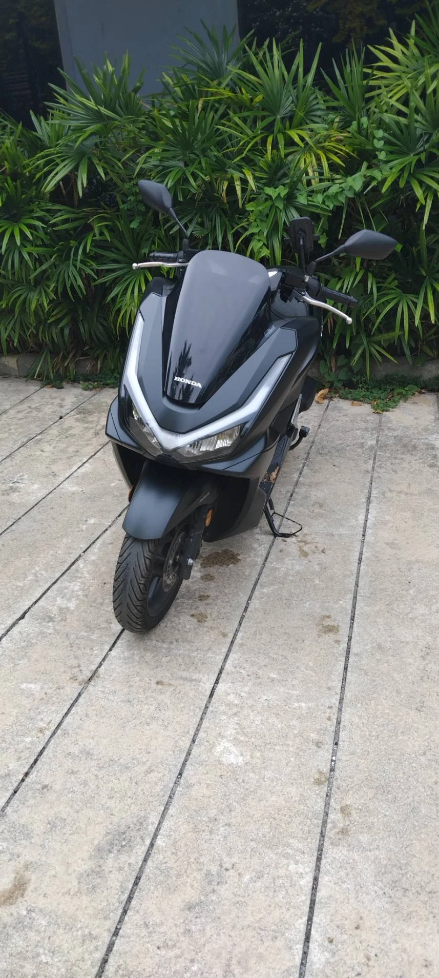 Honda PCX 160 thumbnail 1