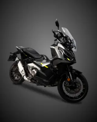Honda X-ADV 750 thumbnail 2