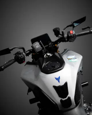 2025 Yamaha MT-09 SP thumbnail 4