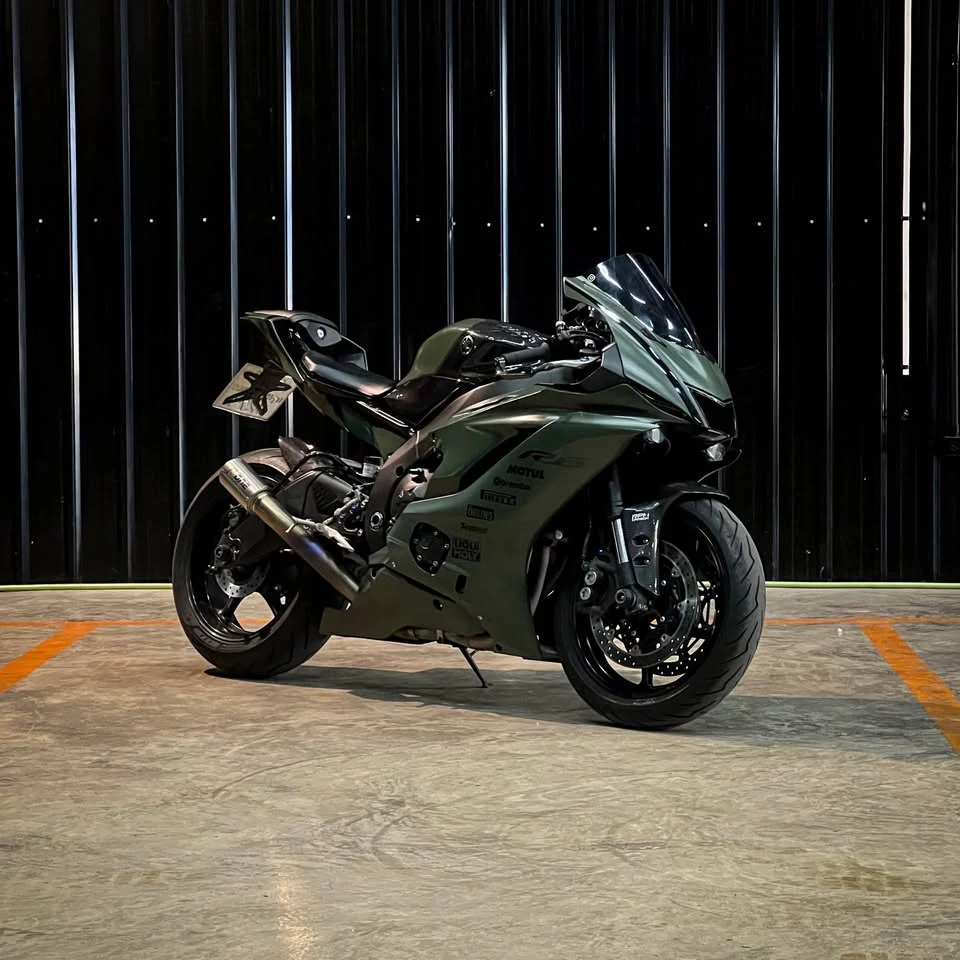 Yamaha YZF-R6 thumbnail 3