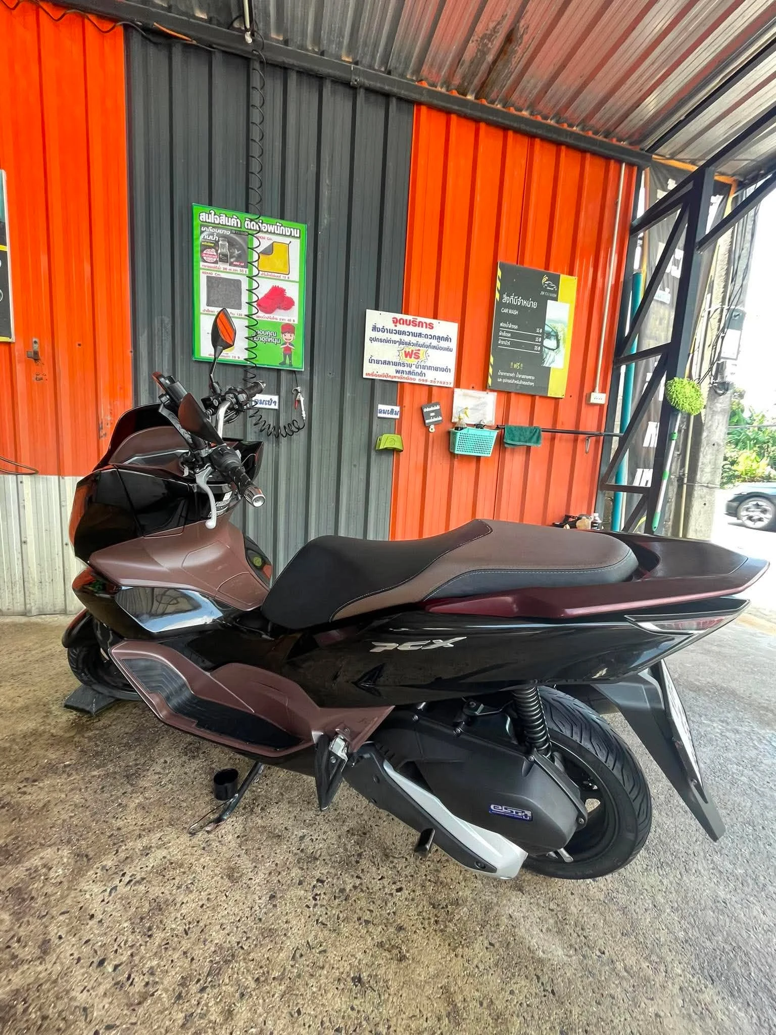 Honda PCX 160 thumbnail 2