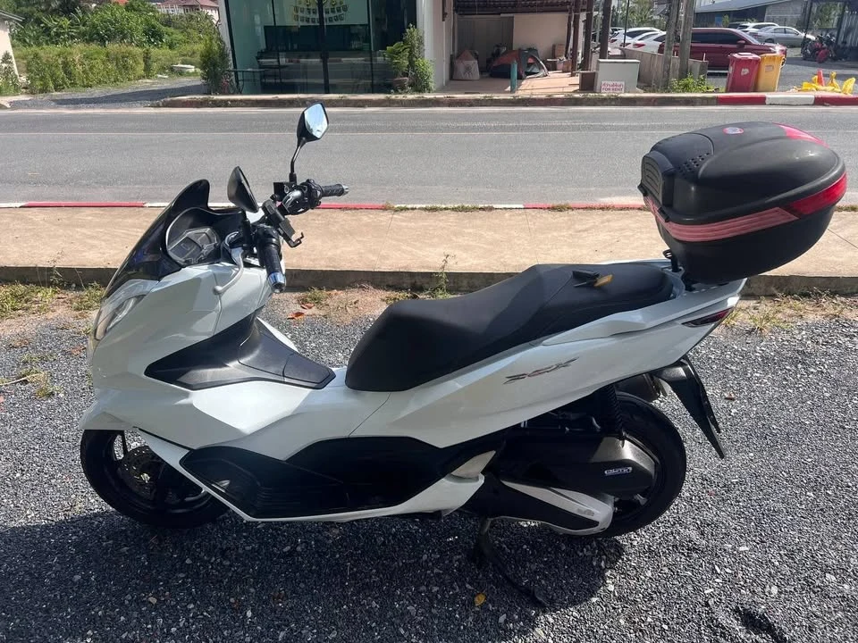 Honda PCX 160 thumbnail 2