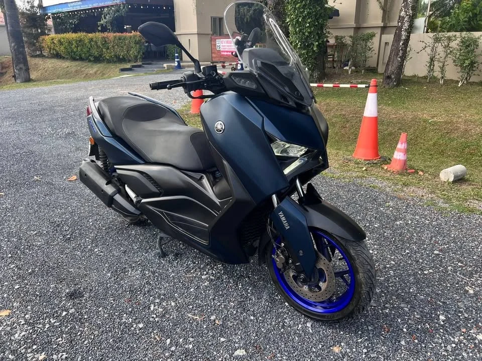 Yamaha XMAX 300 thumbnail 4
